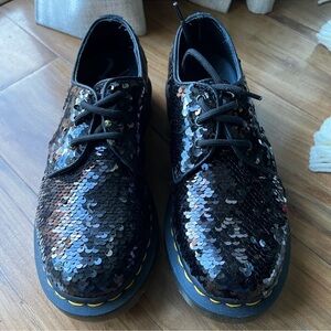 Dr. Martens 1461 3 Eye Shift Sequin Derby
Black Size US 6 / UK 4
